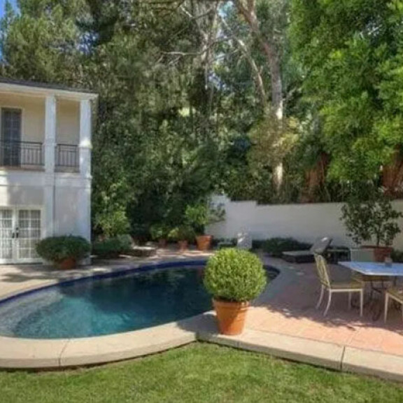 Katy Perry myy 'varakotiaan': hintapyyntö 6.7 miljoonaa - katso kuvat Beverly Hills lukaalista 4