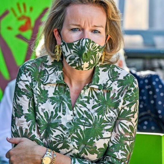 Ottiko Belgian kuningatar pukeutumisellaan kantaa kannabiksen laillistamisen puolesta?! Katso kuva Mathilden asusta! Mathilde