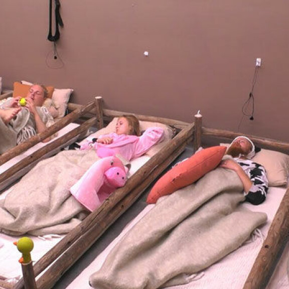 BB-Samin koiruudet ja outo käytös ärsyttävät muita Big Brotherin asukkaita: 'Tuo oikeistolainen sovinisti on drama queen' bb-talo kuvakaappaus