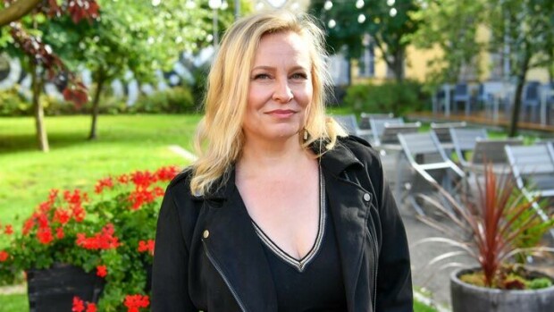 Näin Heli Sutela päätyi tekemään komediaa: ”Oli pakko opetella kakkosammatti!” Heli Sutela