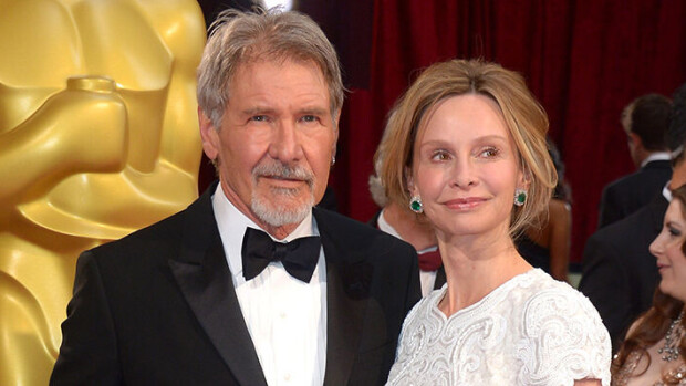 Harrison Ford, 78, paparazzattiin lentokentällä Calista Flockhartin, 55, kanssa - tältä pari näyttää nykyisin! Harrison Ford ja Calista Flockhart