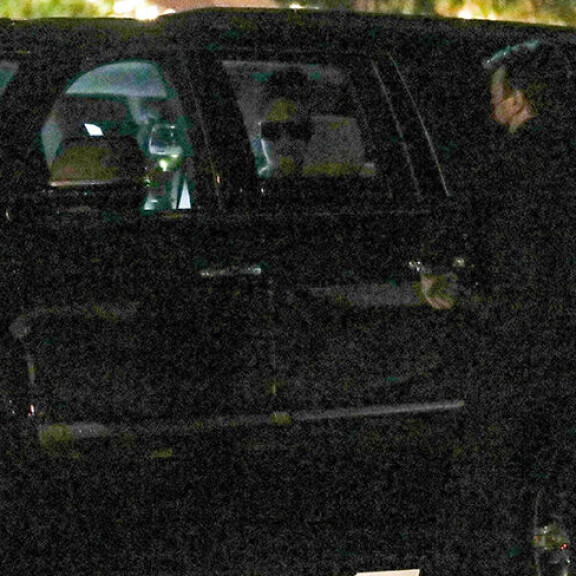 Rihanna teloi kasvonsa kaaduttuaan sähköpotkulaudalla - pysäyttävät kuvat tallentuivat paparazzin kameraan Rihanna