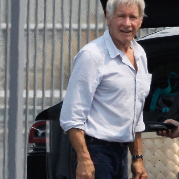 Harrison Ford, 78, paparazzattiin lentokentällä Calista Flockhartin, 55, kanssa - tältä pari näyttää nykyisin! Harrison Ford