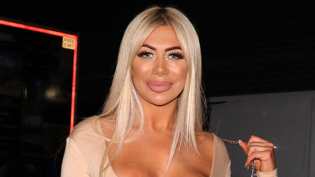 Täh?! Estoton Julkkis Big Brother -tähti Chloe Ferry alastomana kylpyvaahdottomassa ammeessa: 'Bongaa kylpylelu' - kuva! Chloe Ferry