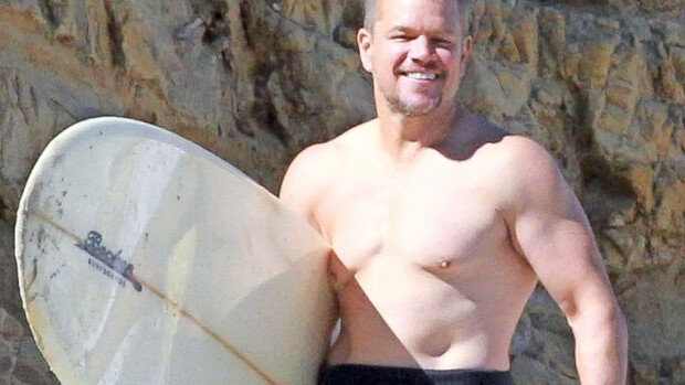 Paparazzi iski! Matt Damon on to-del-la-kin rantakunnossa – lomakuvat Malibusta! Matt Damon