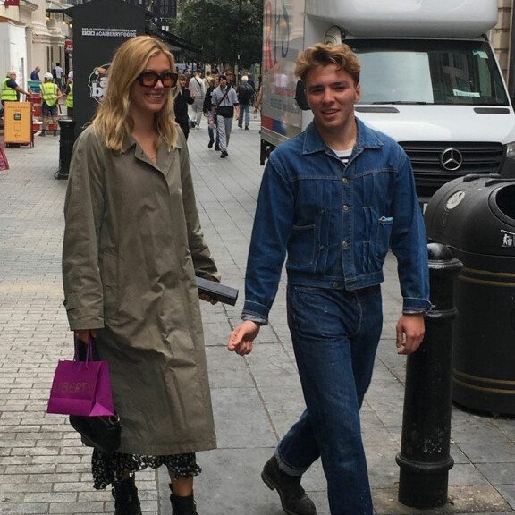 Kääk! Tältä näyttää Madonnan poika Rocco Ritchie, 20, nykyään: kuvattiin ensimmäistä kertaa tyttöystävänsä seurassa – paparazzikuvat! rocco ja muija