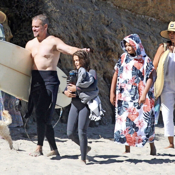 Paparazzi iski! Matt Damon on to-del-la-kin rantakunnossa – lomakuvat Malibusta! Matt Damon
