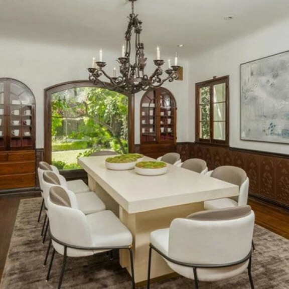 Tosi-tv:stä tuttu tatuointitaitelijia Kat Von D myy lukaaliaan – pyytää 2,8 miljoonaa kookkaasta kämpästään: katso video! kat von d kämppä 6