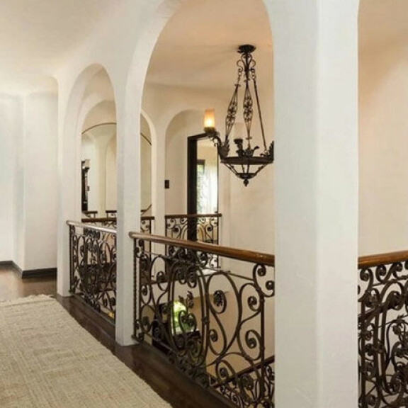 Tosi-tv:stä tuttu tatuointitaitelijia Kat Von D myy lukaaliaan – pyytää 2,8 miljoonaa kookkaasta kämpästään: katso video! kat von d kämppä 9