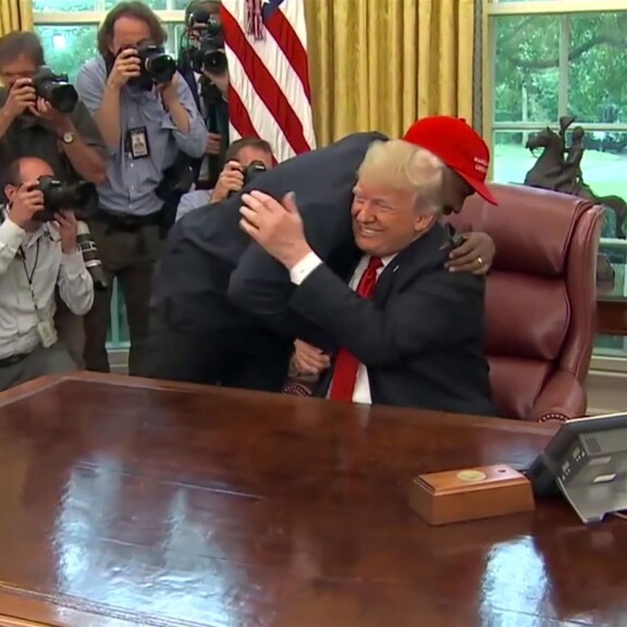 Amerikkalaisilla on sittenkin mahdollisuus äänestää Kim Kardashian ensimmäiseksi naiseksi! Kanye West palasi rytinällä presidenttipeliin - puhui pornosta ja teki tahdittoman paljastuksen vaimostaan! Kanye Trump