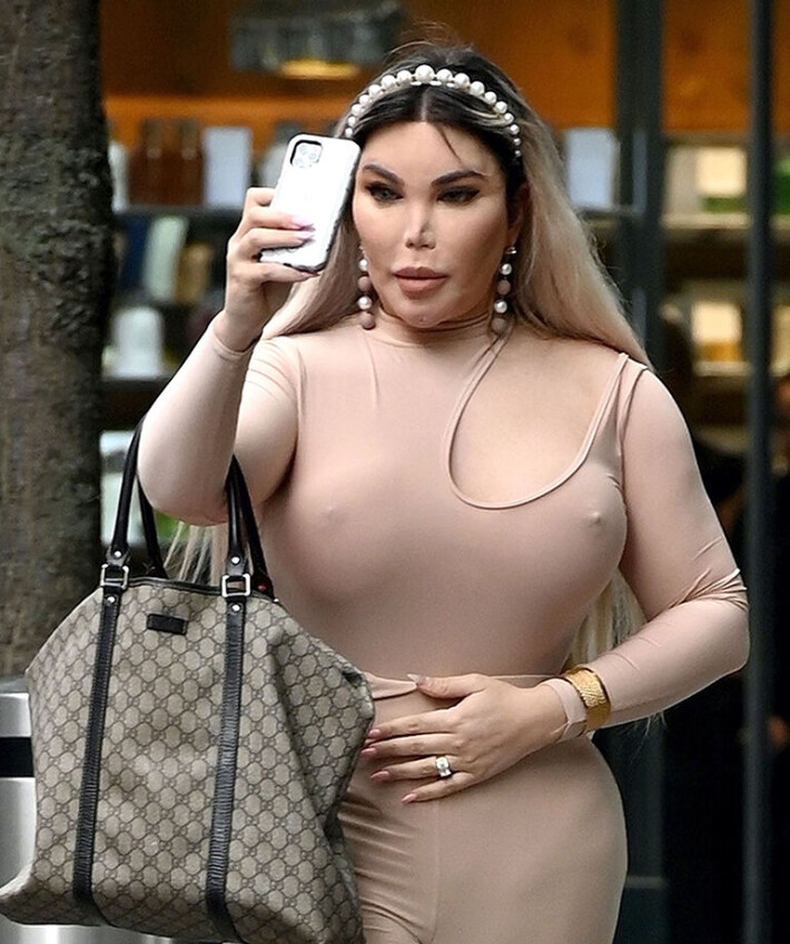 Entinen ihmis-Ken Jessica Alves käänsi päät hullunkurisessa nänniasussa uuden peppuoperaation jälkeen: liki kaikki näkyy kankaan alta - paparazzikuvat! rodrigo alves