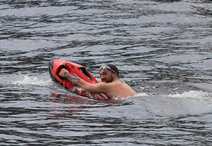 UFC-tähti Conor McGregorin seksisessio tallentui paparazzin kameraan! Heilutti peittoa vaimonsa kanssa ökyjahdin kannella - kuvat! conor ui