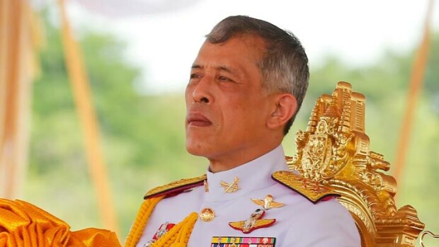 Thaimaan kohukuningas eristi lapsensa Saksaan – kruununprinssillä todettiin autismi! Rama X