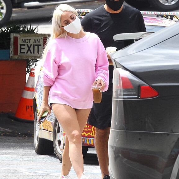 No nyt! Lady Gagan näkymättömät mikroshortsit - tässäkö uusi kesähitti? Lady Gaga Michael Polansky