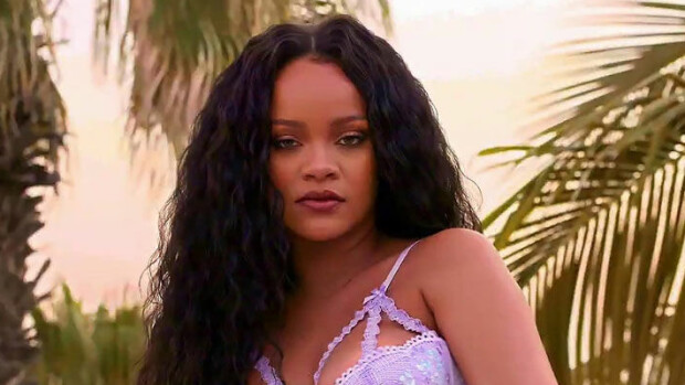 Rihanna poseeraa seksikkäästi viettelevissä alusvaatteissa – näitä kuvia katsoessa tulee jopa syyllinen olo! Rihanna