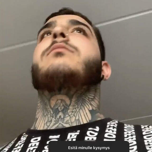 Kuvakaappaus Karimin Instagram-videotarinasta. Karim IG story