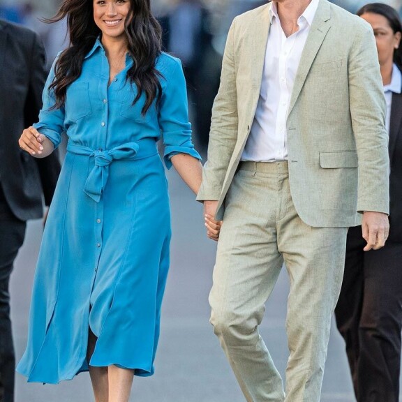 Meghan ja Harry tekevät paljastuskirjaa, jossa kertovat päätöksestään elää vapaudessa ilman hovia ja mediaa. Meghan ja Harry tekevät paljastuskirjaa, jossa kertovat päätöksestään elää vapaudessa ilman hovia ja mediaa.