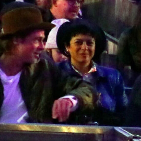 Rakkautta karanteenissa? Näyttelijä Brad Pitt hengailee tyttöystäväksi epäillyn Alia Shawkatin kanssa - Katso paparazzikuvat! Alia 4