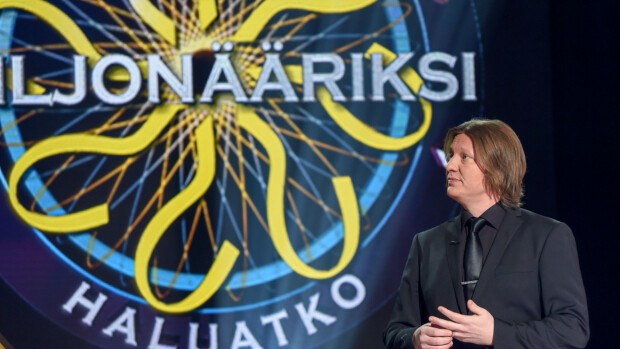Tubettajat tavoittelevat jättipottia Haluatko miljonääriksi -ohjelmassa - Sita Salmisen suoritus ei tainnut mennä ihan nappiin! Jaajo Linnanmaa