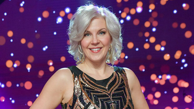 Koronakriisi muutti Vappu Pimiän tv-ohjelman kertaheitolla - studiolla merkittäviä erikoisjärjestelyjä! Vappu Pimiä