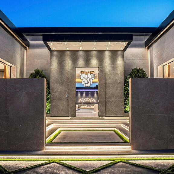 Rahaa palaa! Kylie Jenner osti hulppean luksustalon – kuvasarja loistavan ylellisestä kartanosta! Kylie Jennerin asunto Holby Hills 02