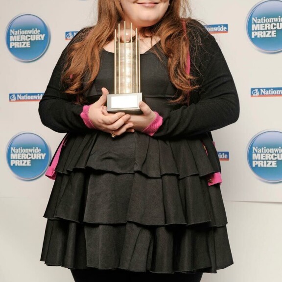 Adele painoi suosionsa alussa 19-vuotiaana liki 100 kiloa. Adele painoi suosionsa alussa 19-vuotiaana liki 100 kiloa.