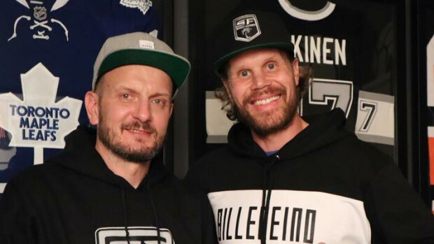 Huippukokki Hans Välimäki vierailustaan Olli Jokisen luona: ”Näytti siltä, että olen koko ajan jurrissa!” Hans Välimäki ja Olli Jokinen.