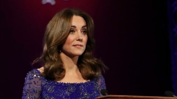 Herttuatar Catherine sai erityiskiitosta! Shoppaili tavisten keskuudessa! Herttuatar Catherine.
