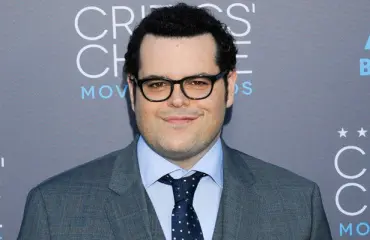 Frozen-tähden herkkä video! Josh Gad kannustaa kaikkia näyttämään tunteensa: On ihan okei itkeä!