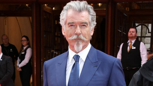 Komea hopekettu! Pierce Brosnan vanhenee kunniakkaasti - Entinen Bondi muistuttaa vanhaa propagandahahmoa! pierce brosnan