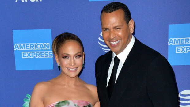 Jennifer Lopez ja Alex Rodriguez vetävät hulvattoman version TikTokin Switch-tanssihaasteesta: 'Kuolen nauruun' jennifer lopez ja a-rod