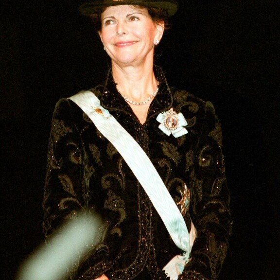 Silvia lakitettiin tohtoriksi Göteborgissa vuonna 1999. Silvia lakitettiin tohtoriksi Göteborgissa vuonna 1999.