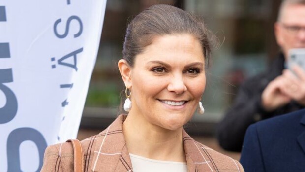 Kuva! Prinsessa Victoria innostui savenvalannasta! Prinsessa Victoria innostui savenvalannasta.