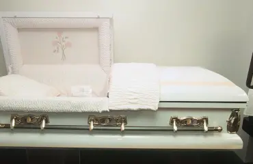 Japanilaisten erikoinen keksintö: tee-se-itse-arkku pitää hautajaiskulut kurissa!