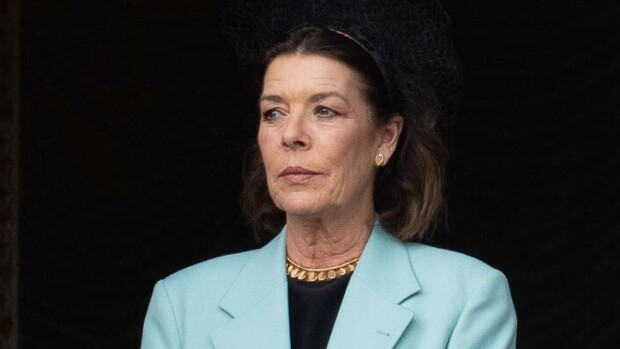 Siniverinen hiihtopummi?! Monacon prinsessa Carolinen Pierre-pojan ulkonäkö herätti huomiota talvilomalla – kuva! Prinsessa Carolinen pojan ulkonäkö herätti huomiota.