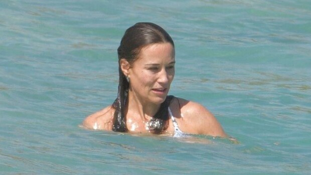 Tyrmäävät bikinikuvat! Muistatko Pippa Middletonin?! Tältä kohuttu peppu näyttää nyt! Pippa Middleton bikineissä.