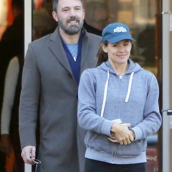 Maailmantähdillä käsittämättömät erokiemurat! Nicolas Cage paineli kännissä alttarille, erosi krapulamorkkiksessa! AffleckAffleck