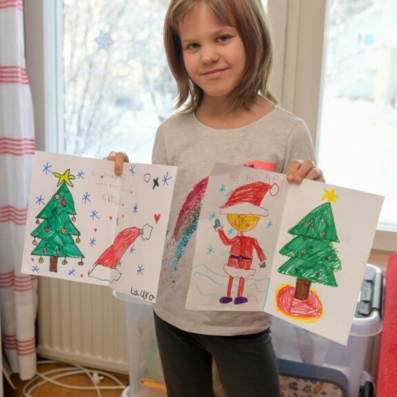 Laura, 8, on tehnyt Seiskan tontuille hienon kortin: ”Kiitos, kun kävitte!” Laura, 8, on tehnyt Seiskan tontuille hienon kortin: ”Kiitos, kun kävitte!”