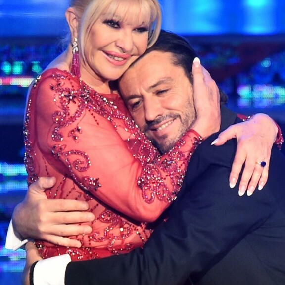 Maailmantähdillä käsittämättömät erokiemurat! Nicolas Cage paineli kännissä alttarille, erosi krapulamorkkiksessa! Ivana Trump