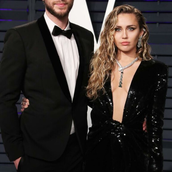 Maailmantähdillä käsittämättömät erokiemurat! Nicolas Cage paineli kännissä alttarille, erosi krapulamorkkiksessa! Miley Cyrus