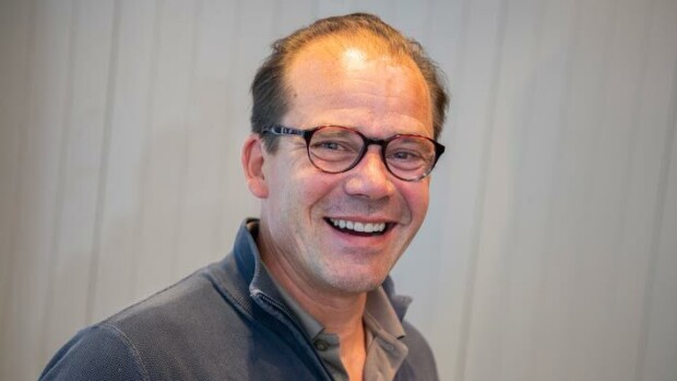 ”Tikkasin appelsiineja!” Näin Nicke Lignell valmistautui Syke-sarjan rooliinsa! Nicke näyttelee kirurgia.