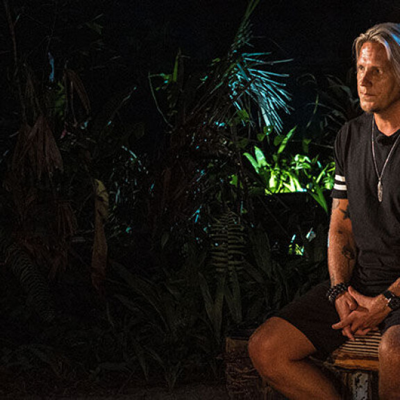 Temptation Island Suomi: Vieraista miehistä nauttinut Josku jää kiinni valheesta ja puhuu itsensä pussiin: 'En ois halunnu siitä tässä puhua..' sami kuronen