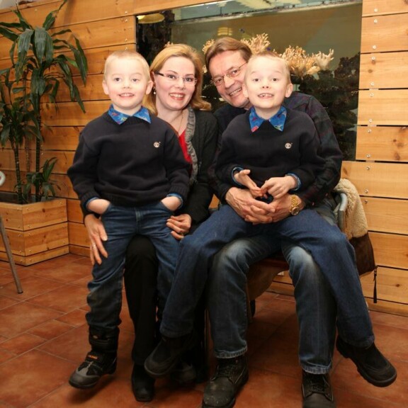 Timo T.A., Nina ja pojat. Timo T.A., Nina ja pojat.