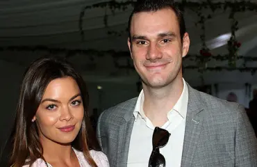  Playboy-perijä vei Harry Potter -tähden vihille: tuore morsian poseerasi ilkosillaan miestenlehdessä - upea alastonkuva! 