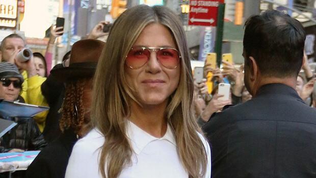 Jennifer Aniston, 50, on tyrmäävä ilmestys: keräsi katseita palkintojuhlassa – kuva! Jennifer Aniston