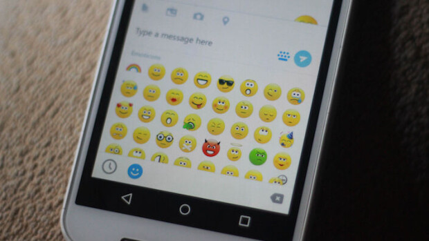 Oletko käyttänyt munakoiso-emojia 'tuhmassa' tarkoituksessa? Se on nyt kielletty! Emojit joutuvat sensuurin kohteeksi.