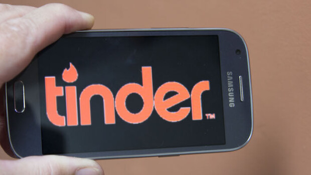 Australialainen naislääkäri sekosi Tinder-säädöstään - 9000 ahdisteluviestiä seurasi! Tinder-treffit päättyivät huonosti
