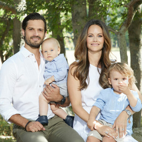 Carl Philip, Sofia, Gabriel ja Alexander on vapautettu Ruotsin hovin velvollisuuksista. Carl Philip, Sofia, Gabriel ja Alexander on vapautettu Ruotsin hovin velvollisuuksista.