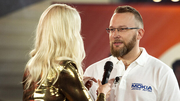 Armolahja vai harjoiteltu ohjelmanumero? Evankelista-Ville rukoili kielillä Big Brother Suomessa - mykistävä hartausvideo! Katso! bb-ville