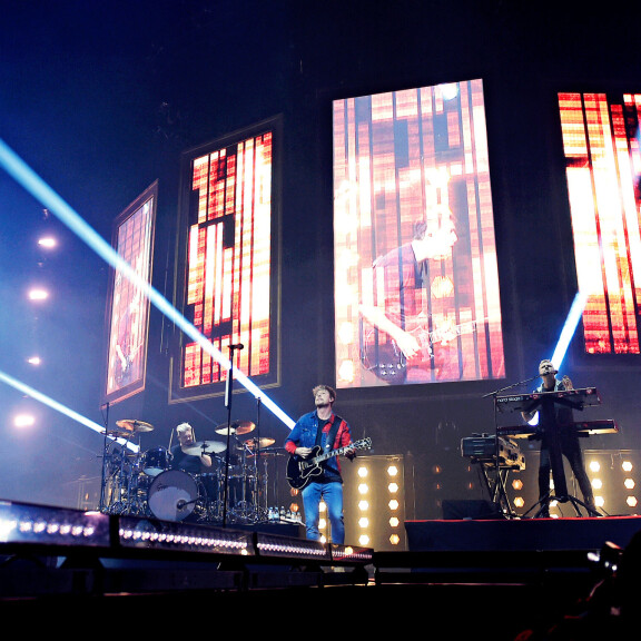 Sunrise Avenue esiintymässä maaliskuussa Kölnin Lanxess Arenalla. Sunrise Avenue esiintymässä maaliskuussa Kölnin Lanxess Arenalla.